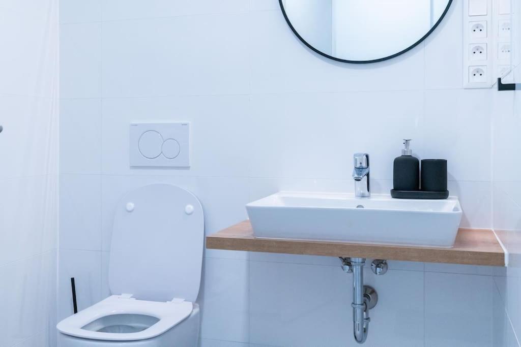 Parkside Harmony Apartment - Brno Luaran gambar