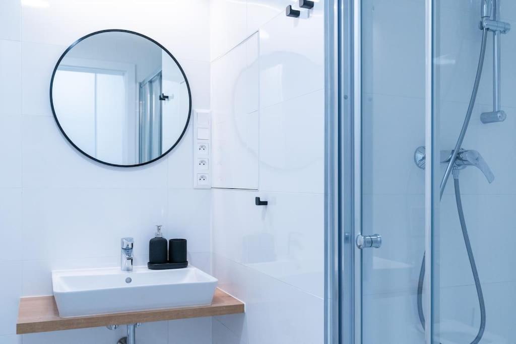 Parkside Harmony Apartment - Brno Luaran gambar
