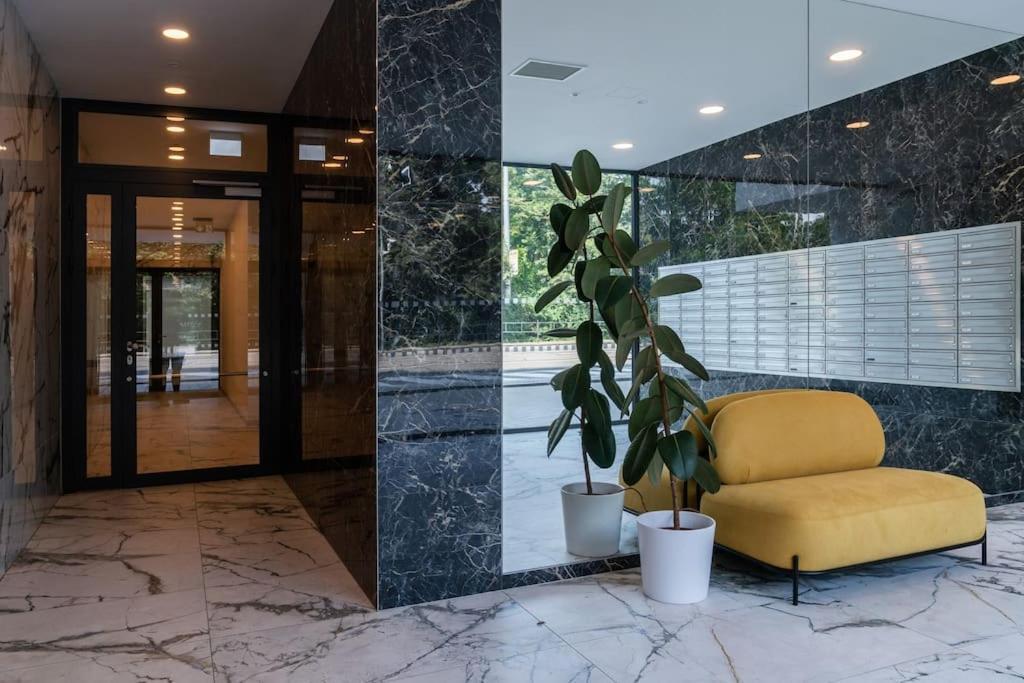 Parkside Harmony Apartment - Brno Luaran gambar